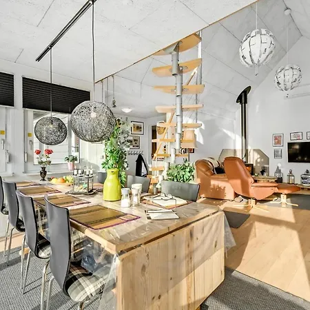 3 Bedroom Beautiful In Holiday home *