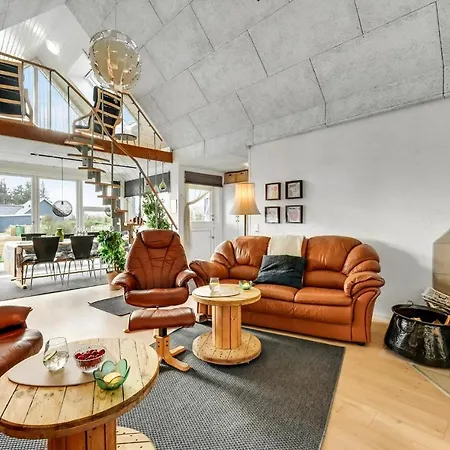 3 Bedroom Beautiful In Vemb