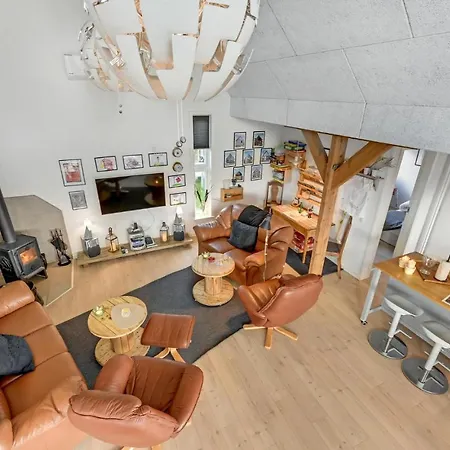 Holiday home 3 Bedroom Beautiful In Vemb