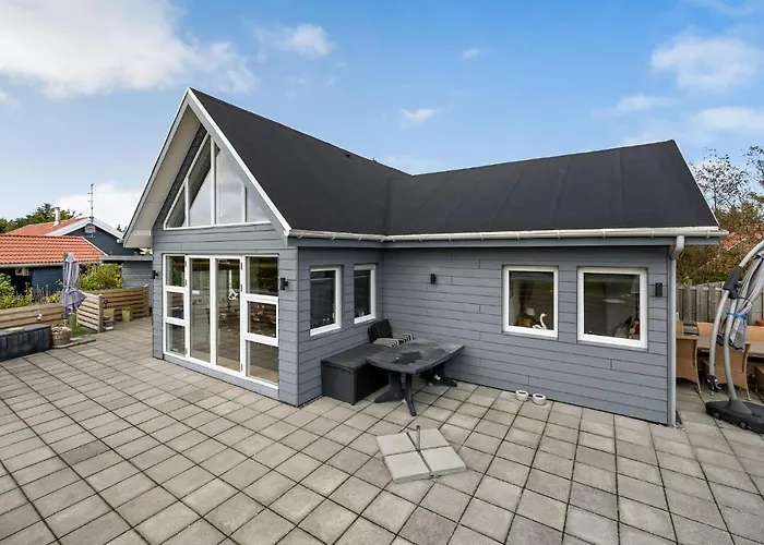 3 Bedroom Beautiful In Hébergement de vacances *