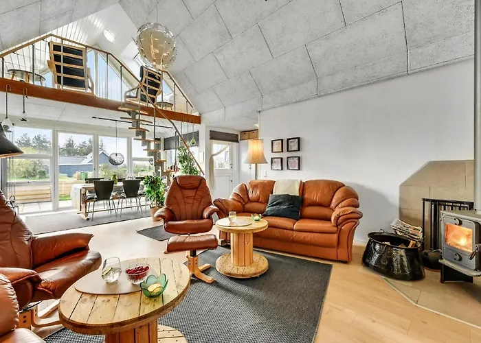 3 Bedroom Beautiful In Vemb