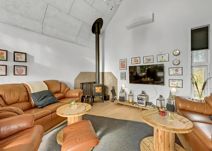 3 Bedroom Beautiful In Hébergement de vacances