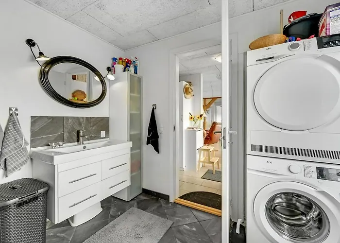 3 Bedroom Beautiful In Hébergement de vacances Vemb
