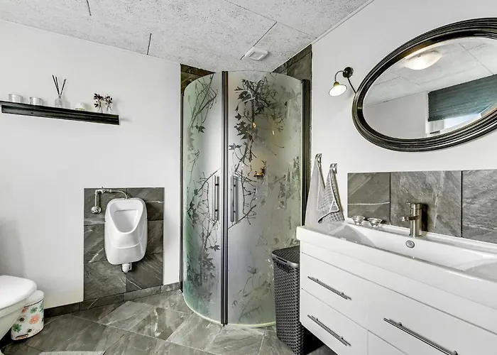 3 Bedroom Beautiful In Hébergement de vacances